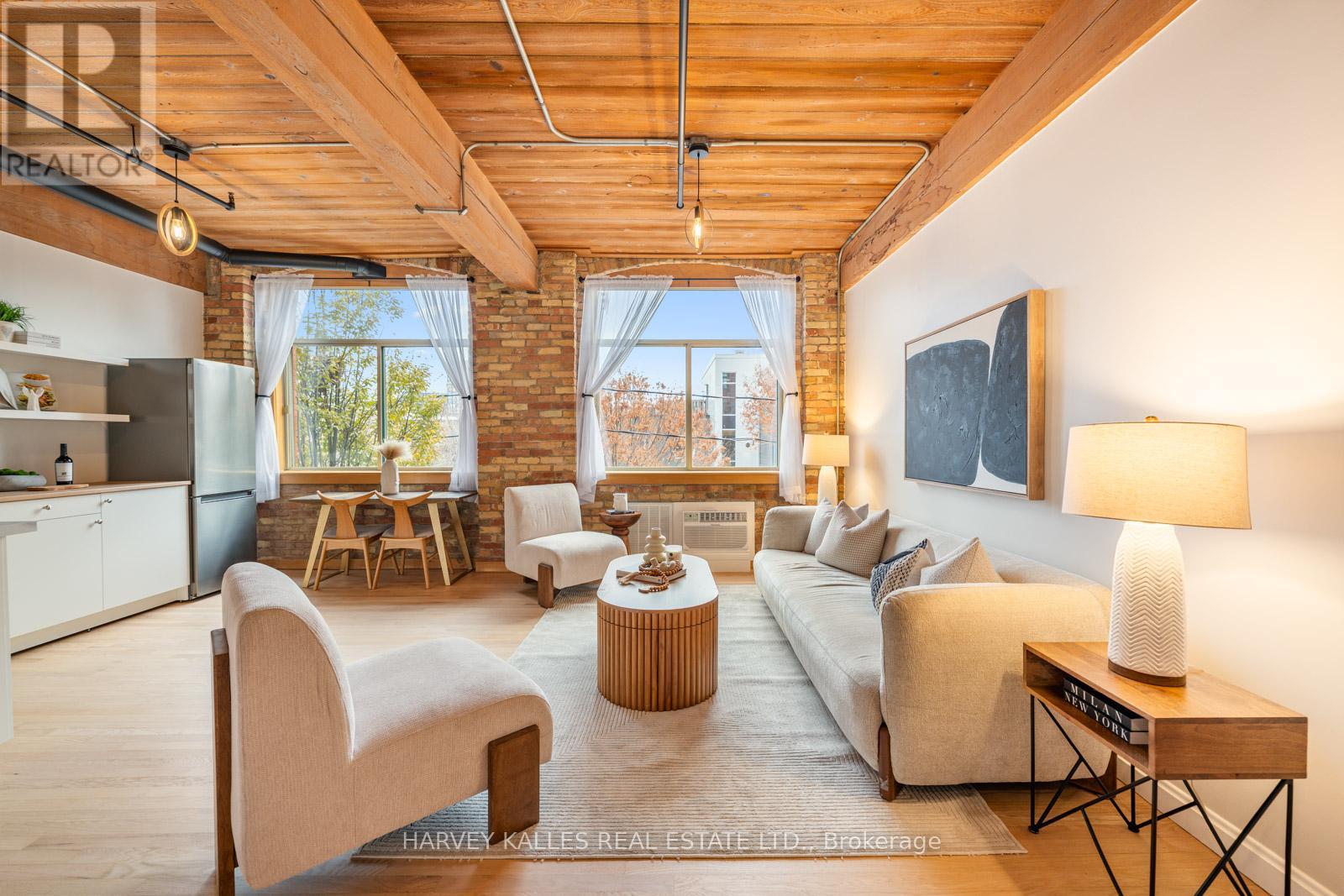 207 - 24 NOBLE STREET