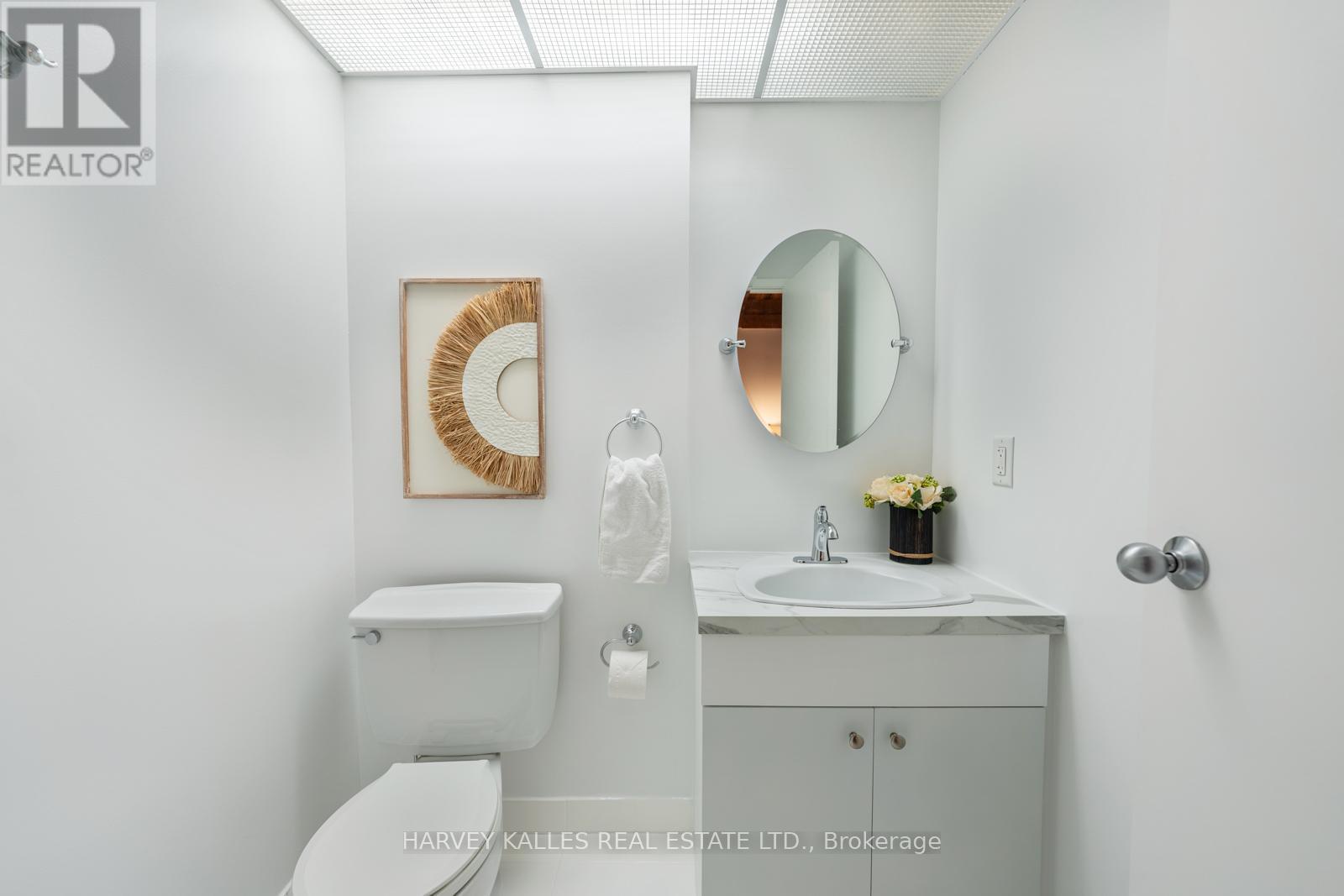 207 - 24 NOBLE STREET