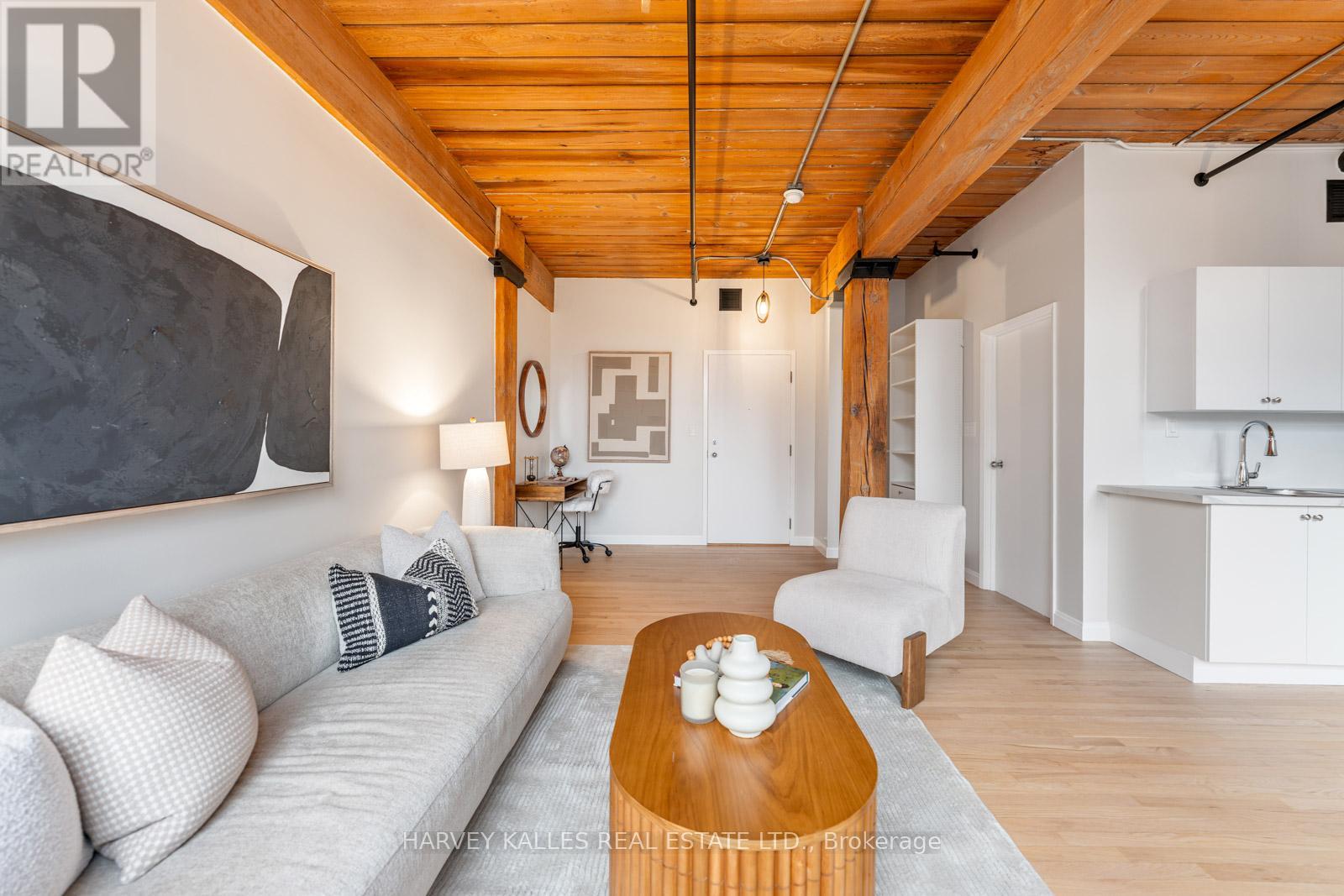 207 - 24 NOBLE STREET