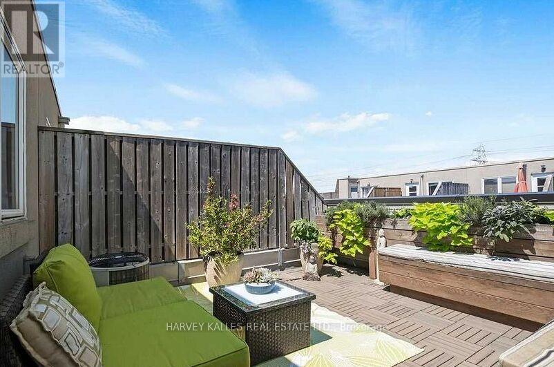 6 - 21 FOUNDRY AVENUE