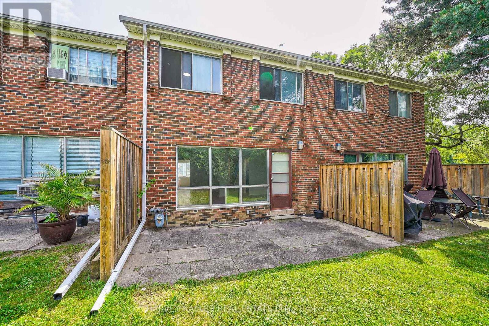 TH102 - 2012 SHEPPARD AVENUE W