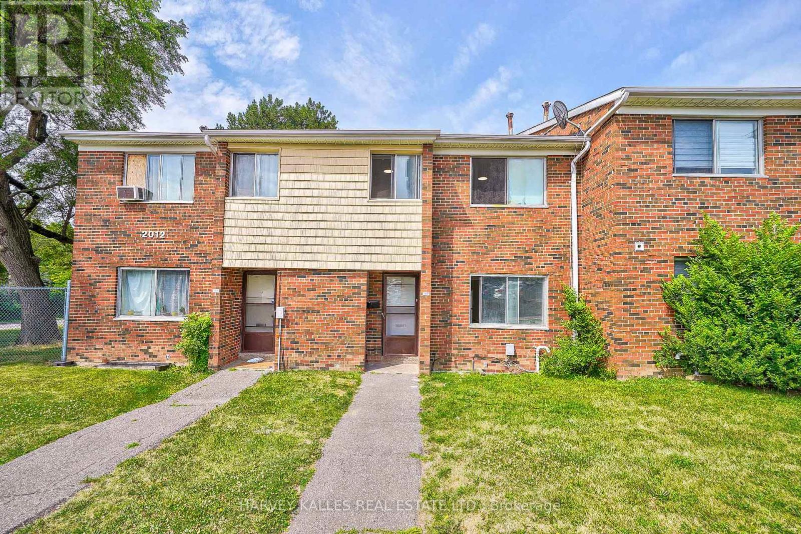 TH102 - 2012 SHEPPARD AVENUE W