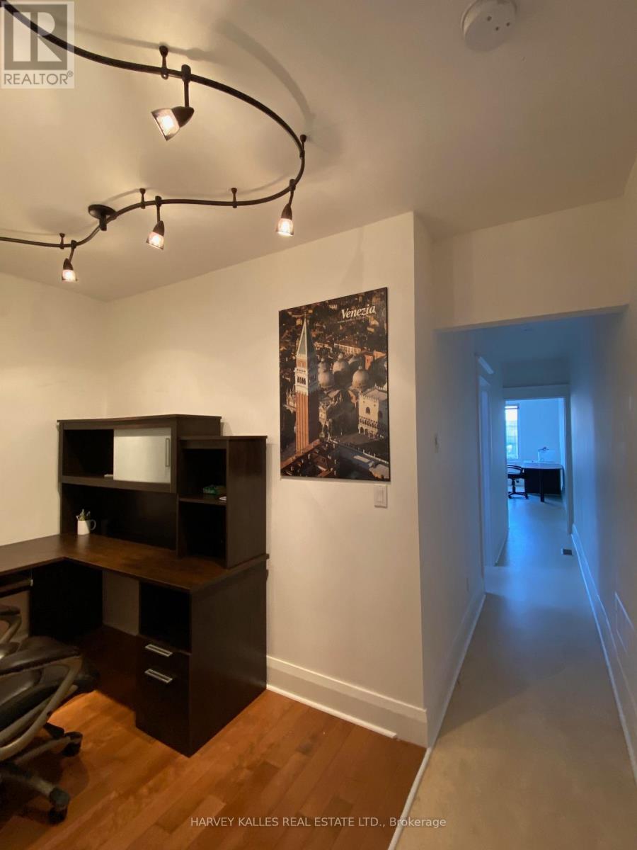 1261 A ST.CLAIR AVENUE W