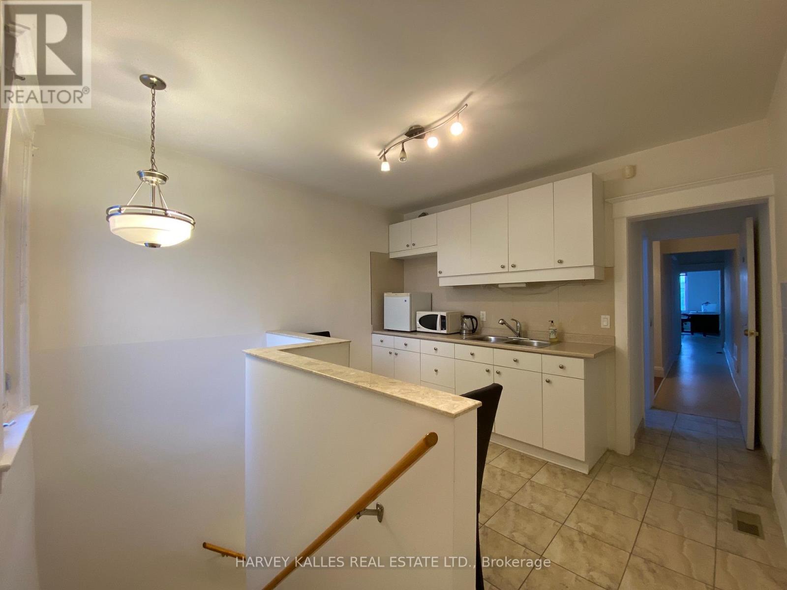 1261 A ST.CLAIR AVENUE W