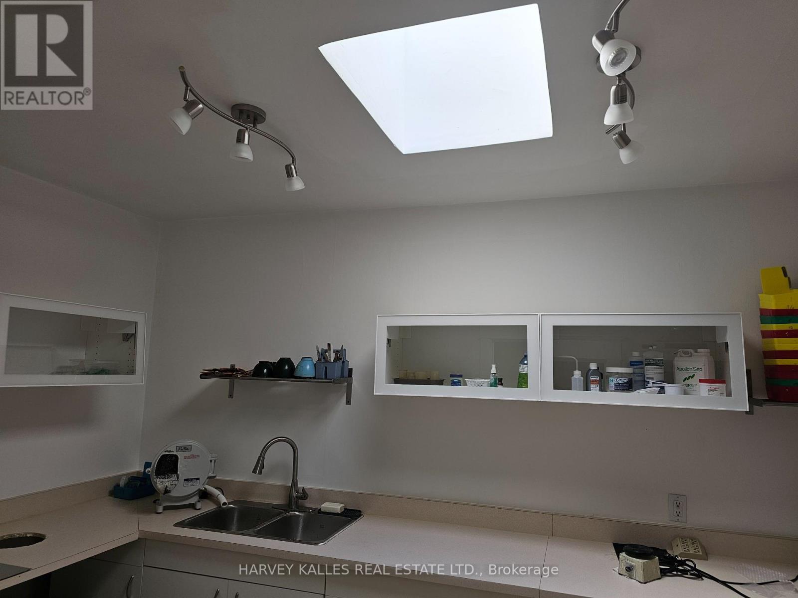 1261 A ST.CLAIR AVENUE W