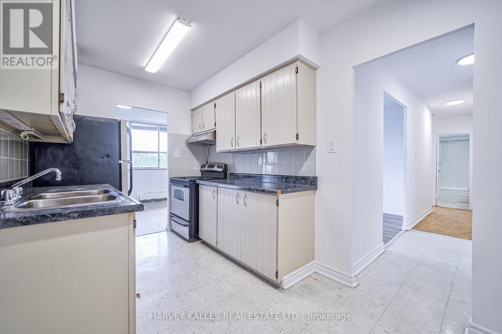 1208 - 2000 SHEPPARD AVENUE W