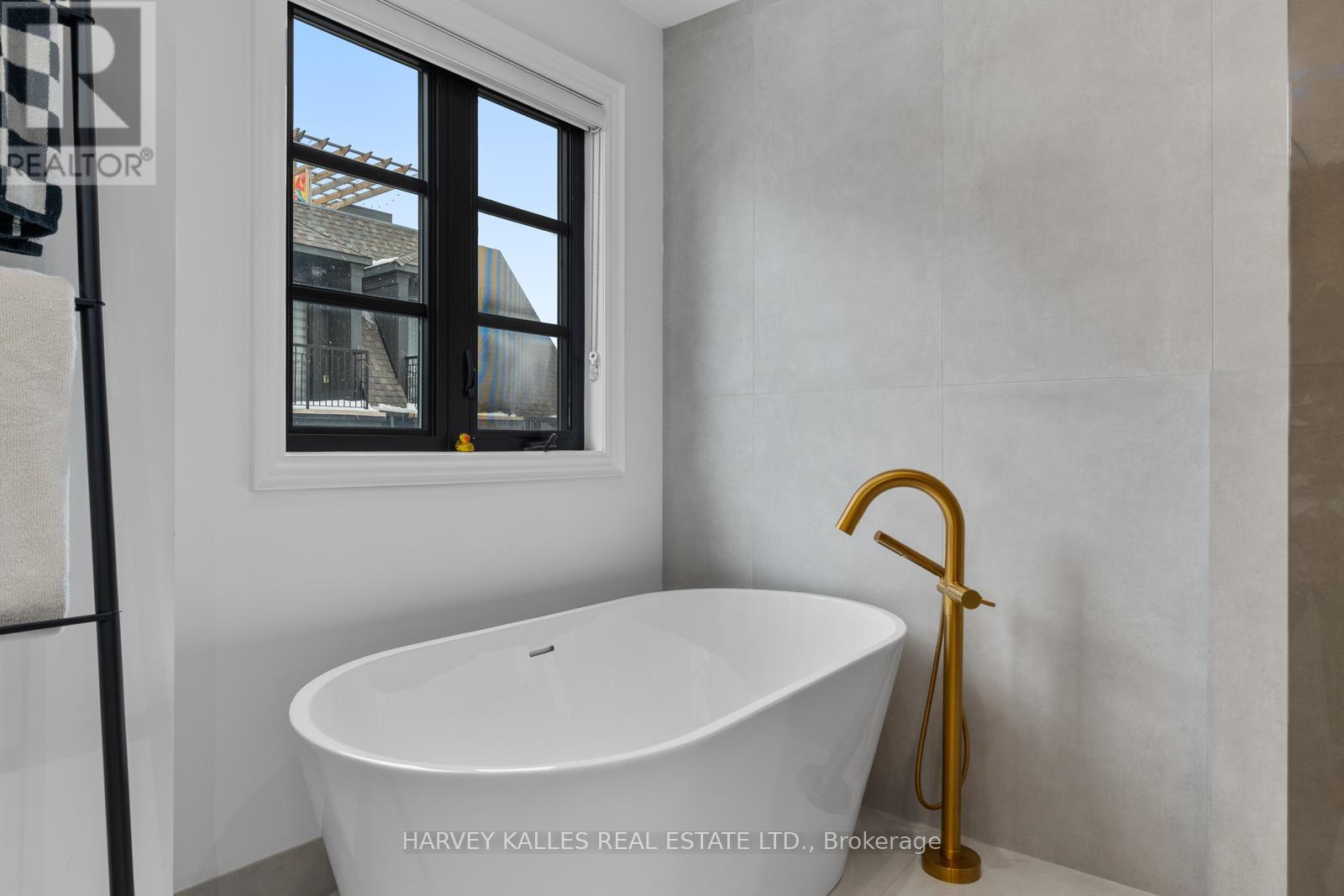 20 - 80 DAISY AVENUE