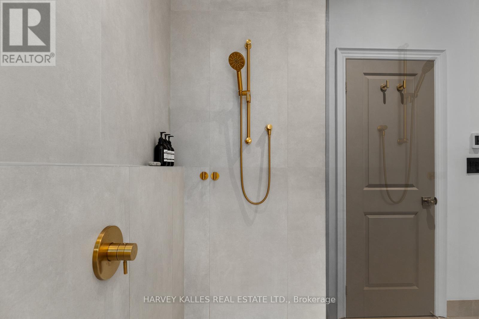 20 - 80 DAISY AVENUE