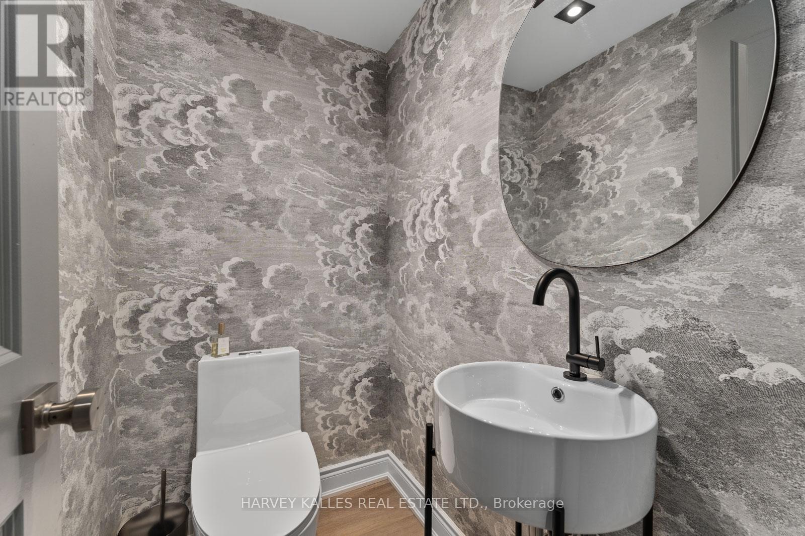 20 - 80 DAISY AVENUE