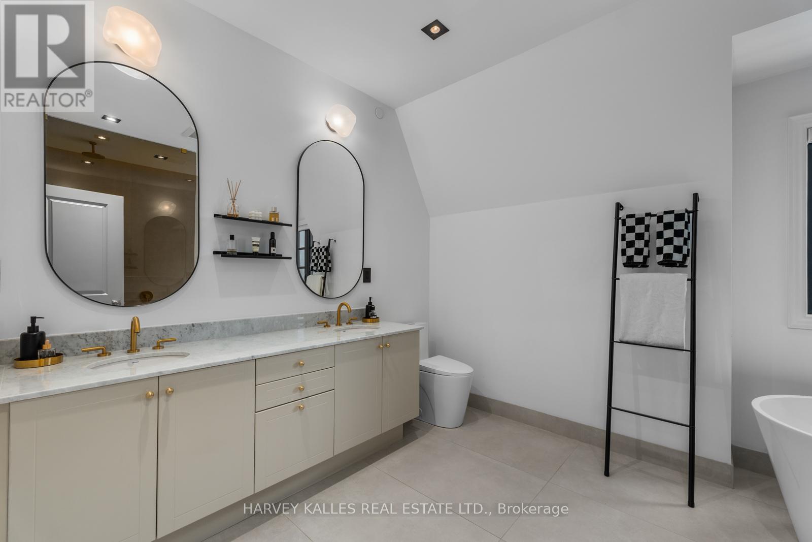 20 - 80 DAISY AVENUE