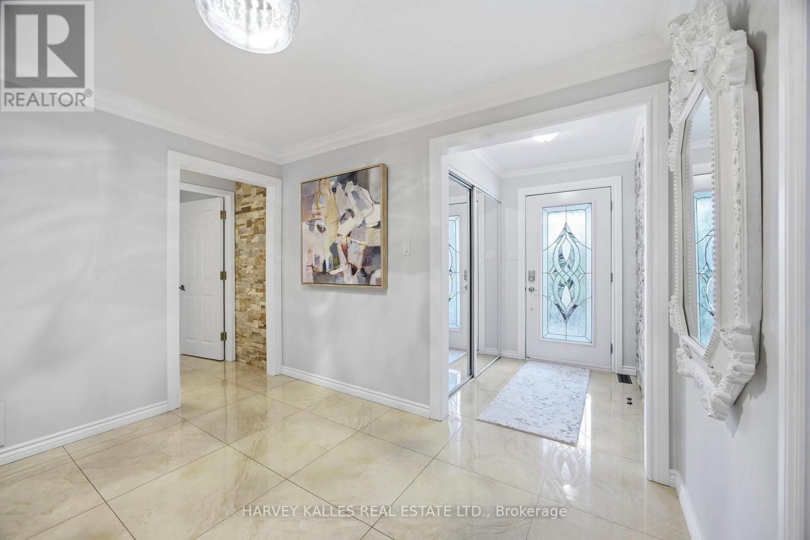 682 WILLOWBANK TRAIL