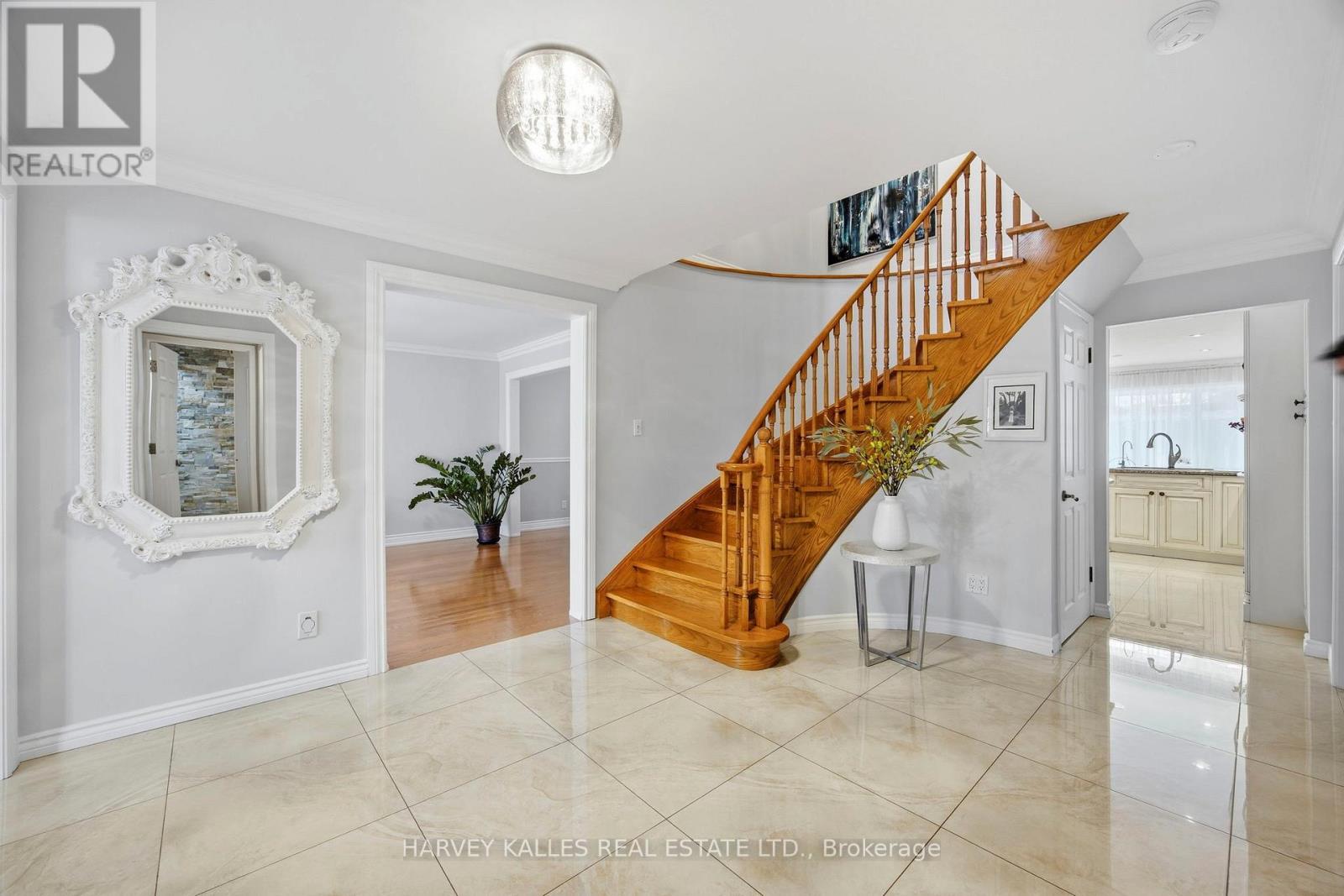 682 WILLOWBANK TRAIL