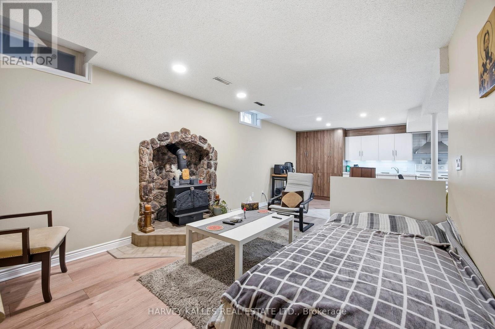 682 WILLOWBANK TRAIL