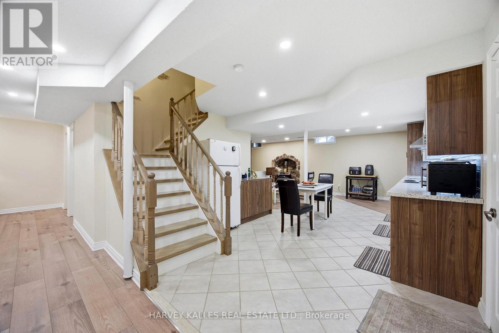 682 WILLOWBANK TRAIL