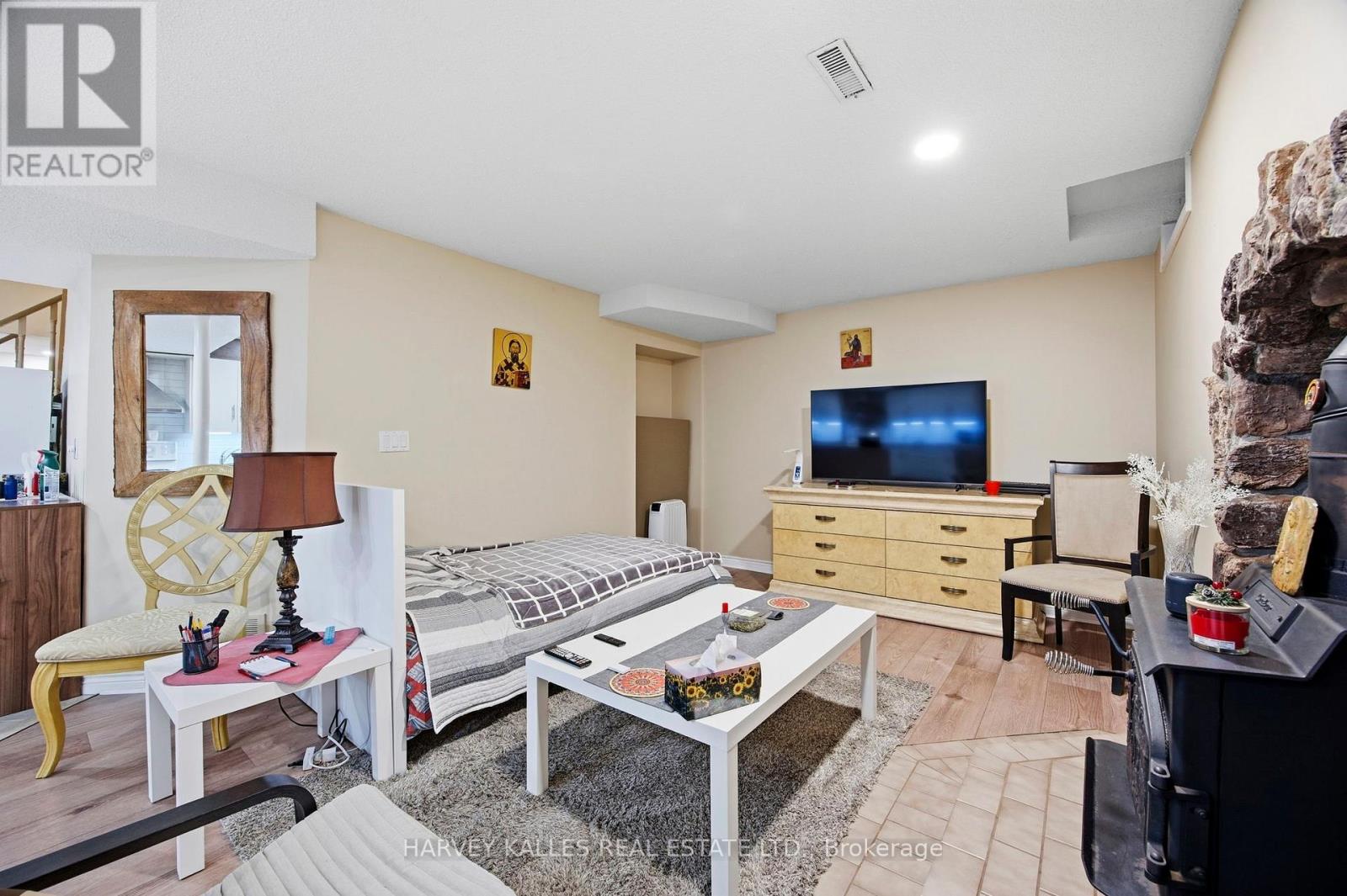 682 WILLOWBANK TRAIL