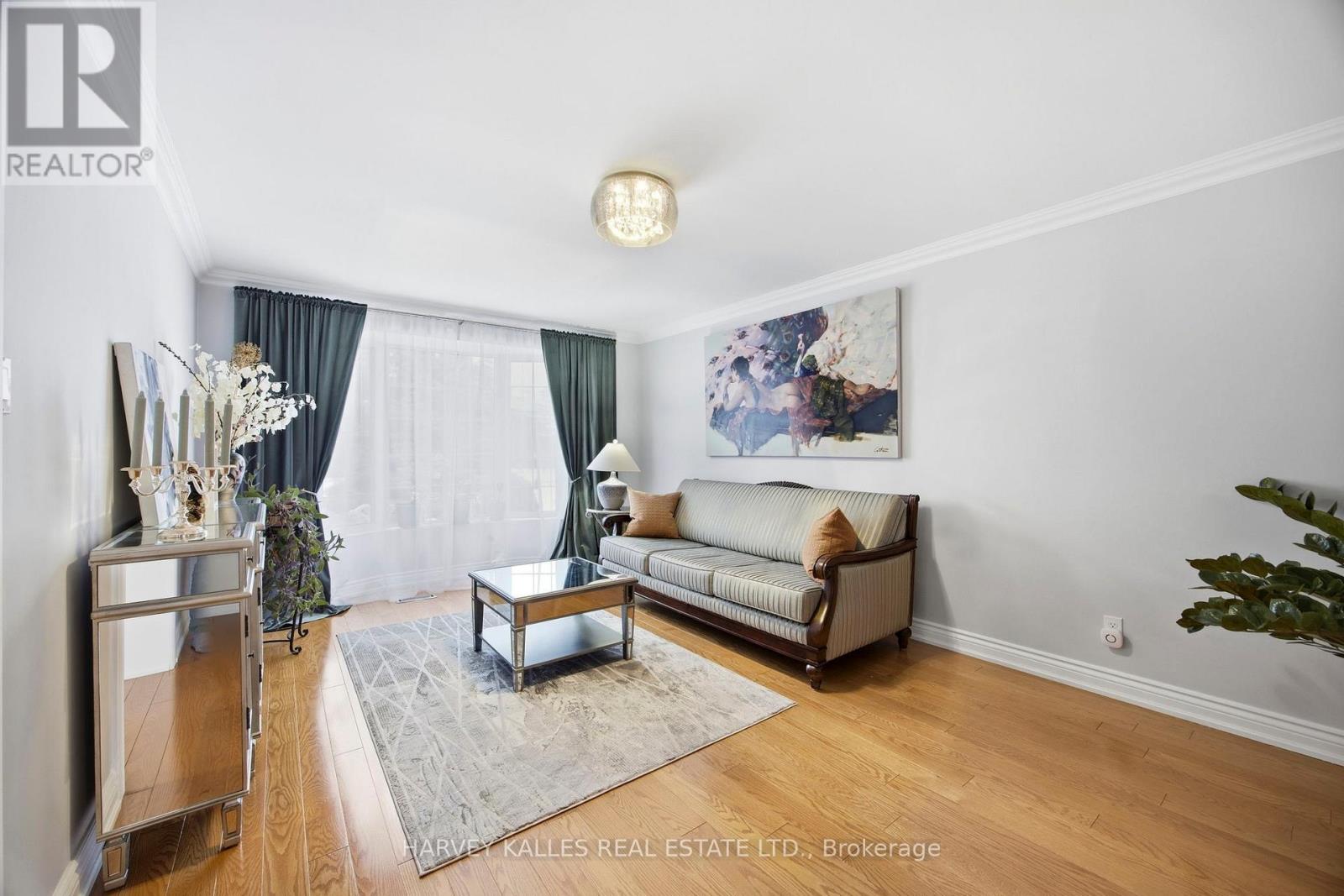 682 WILLOWBANK TRAIL