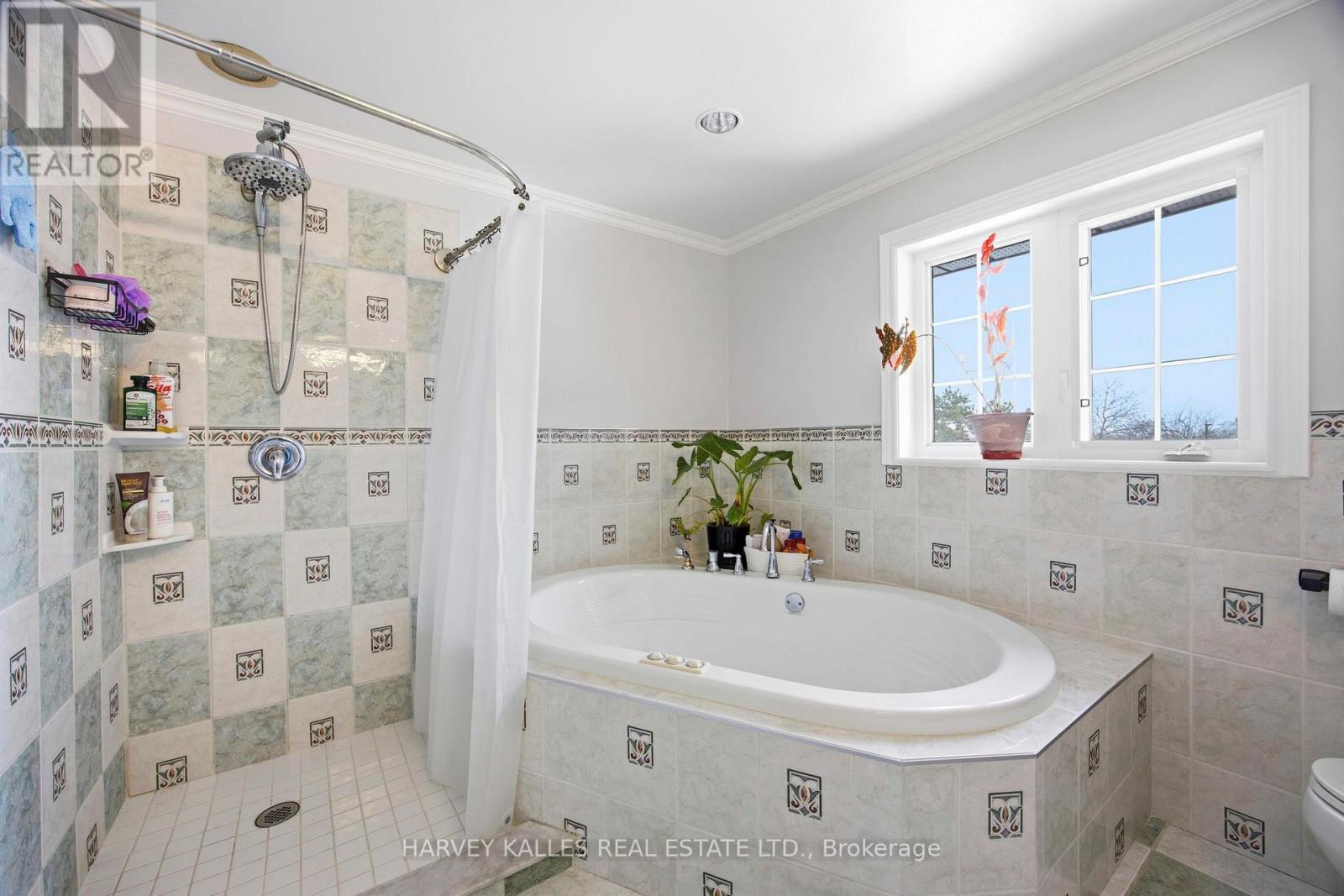 682 WILLOWBANK TRAIL