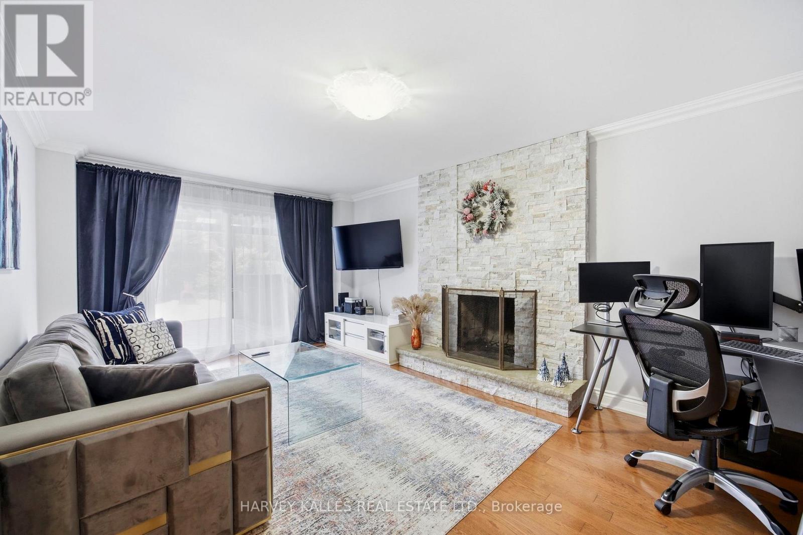 682 WILLOWBANK TRAIL