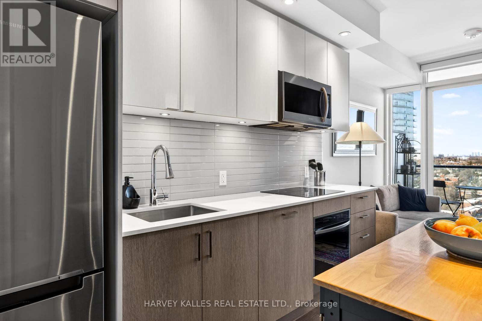 2201 - 1926 LAKE SHORE BOULEVARD W