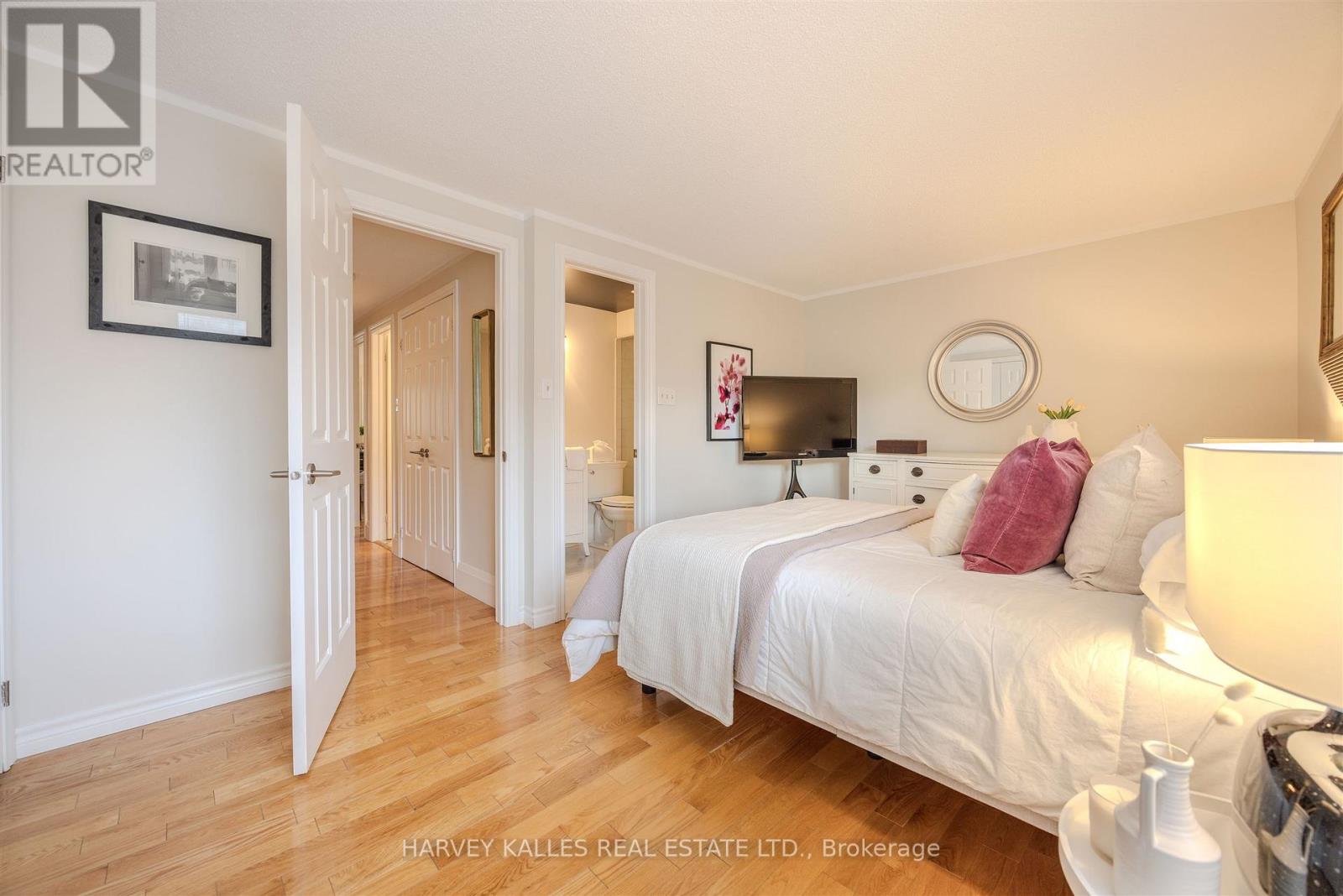 50 - 1060 WALDEN CIRCLE