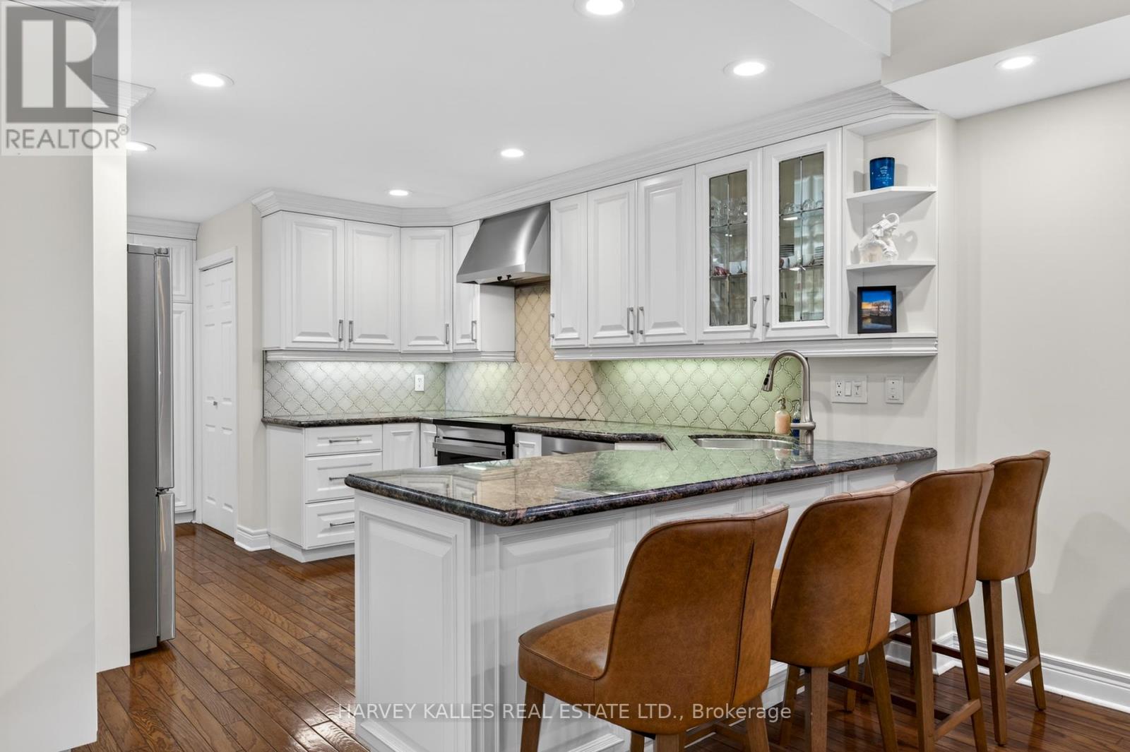 106 - 30 ANGLESEY BOULEVARD