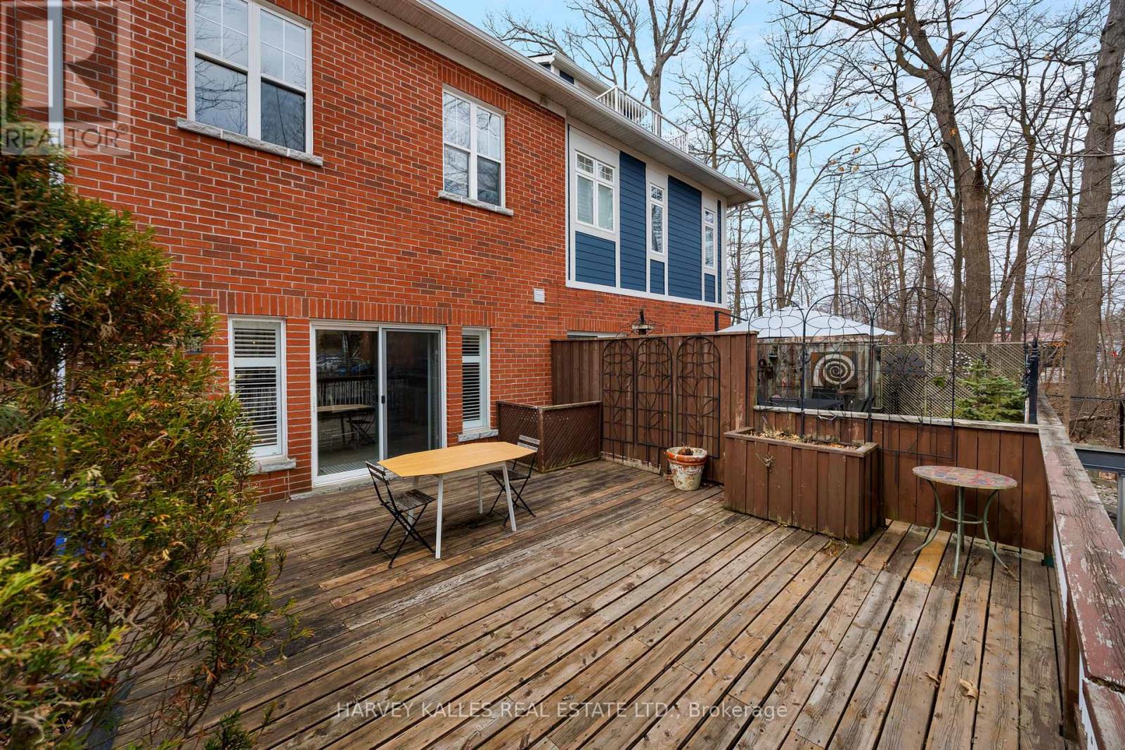 157 ST LAWRENCE DRIVE