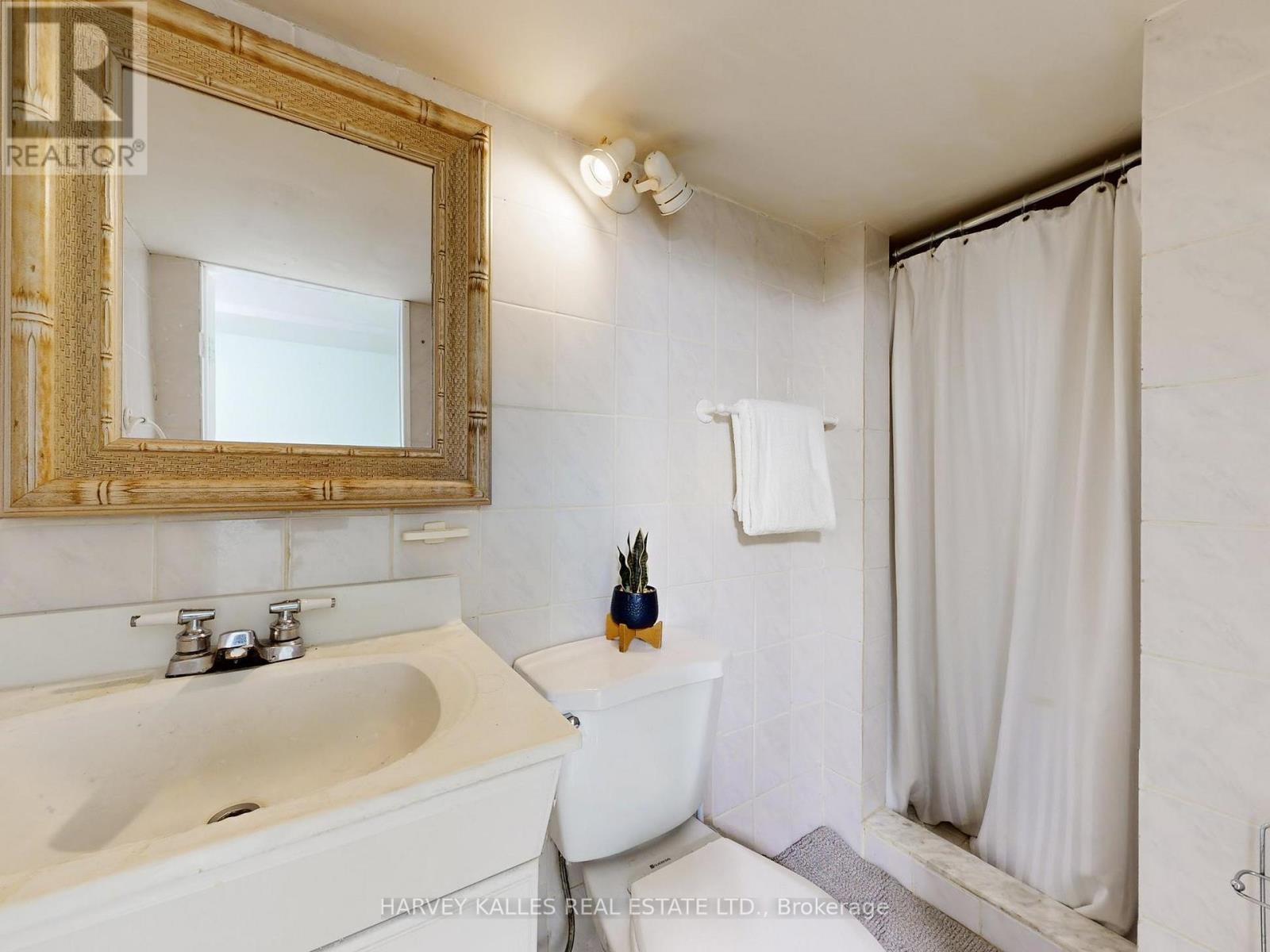 211 ROSEMOUNT AVENUE