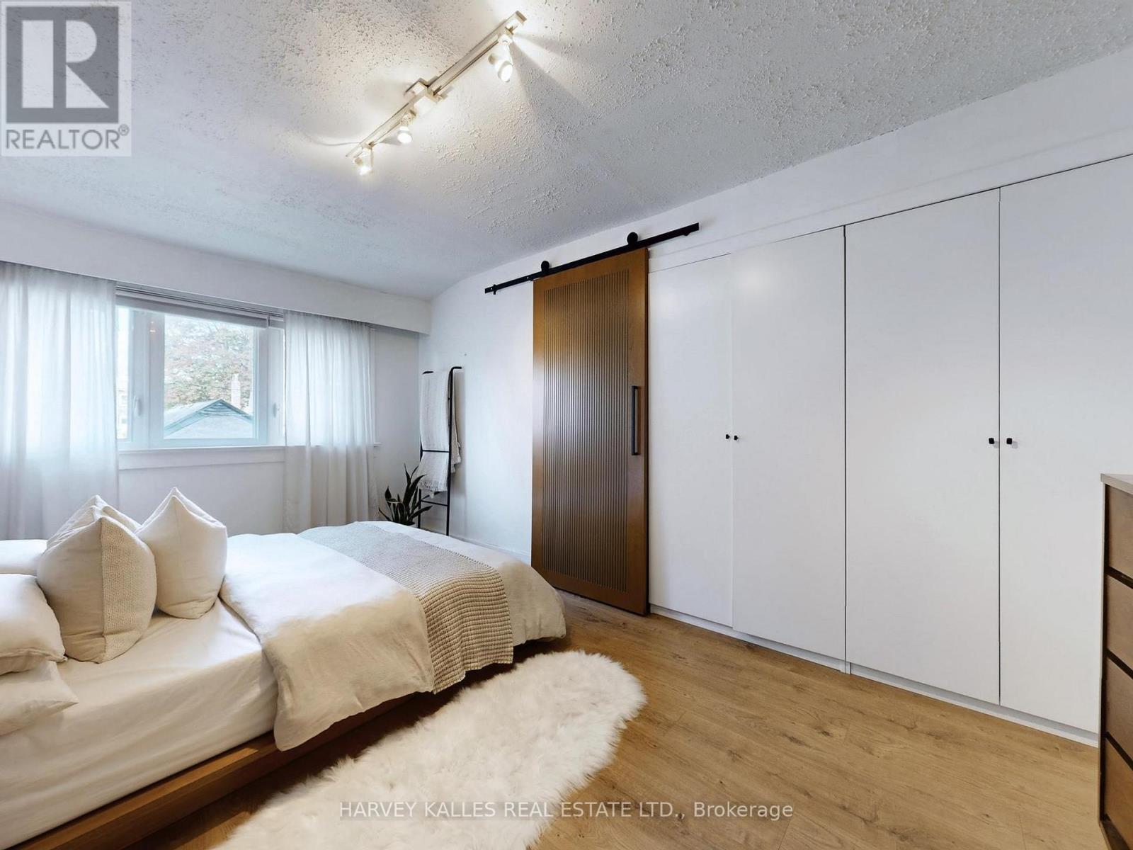 211 ROSEMOUNT AVENUE