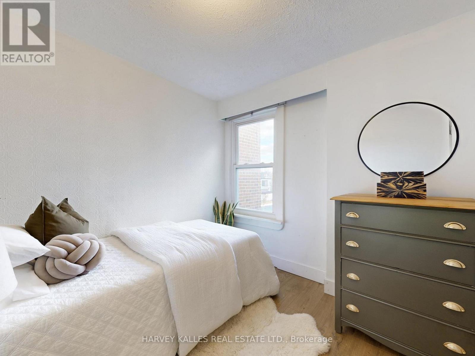 211 ROSEMOUNT AVENUE