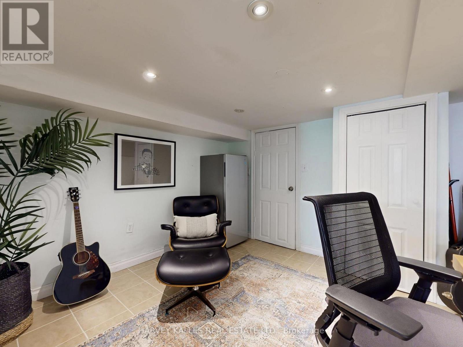 211 ROSEMOUNT AVENUE