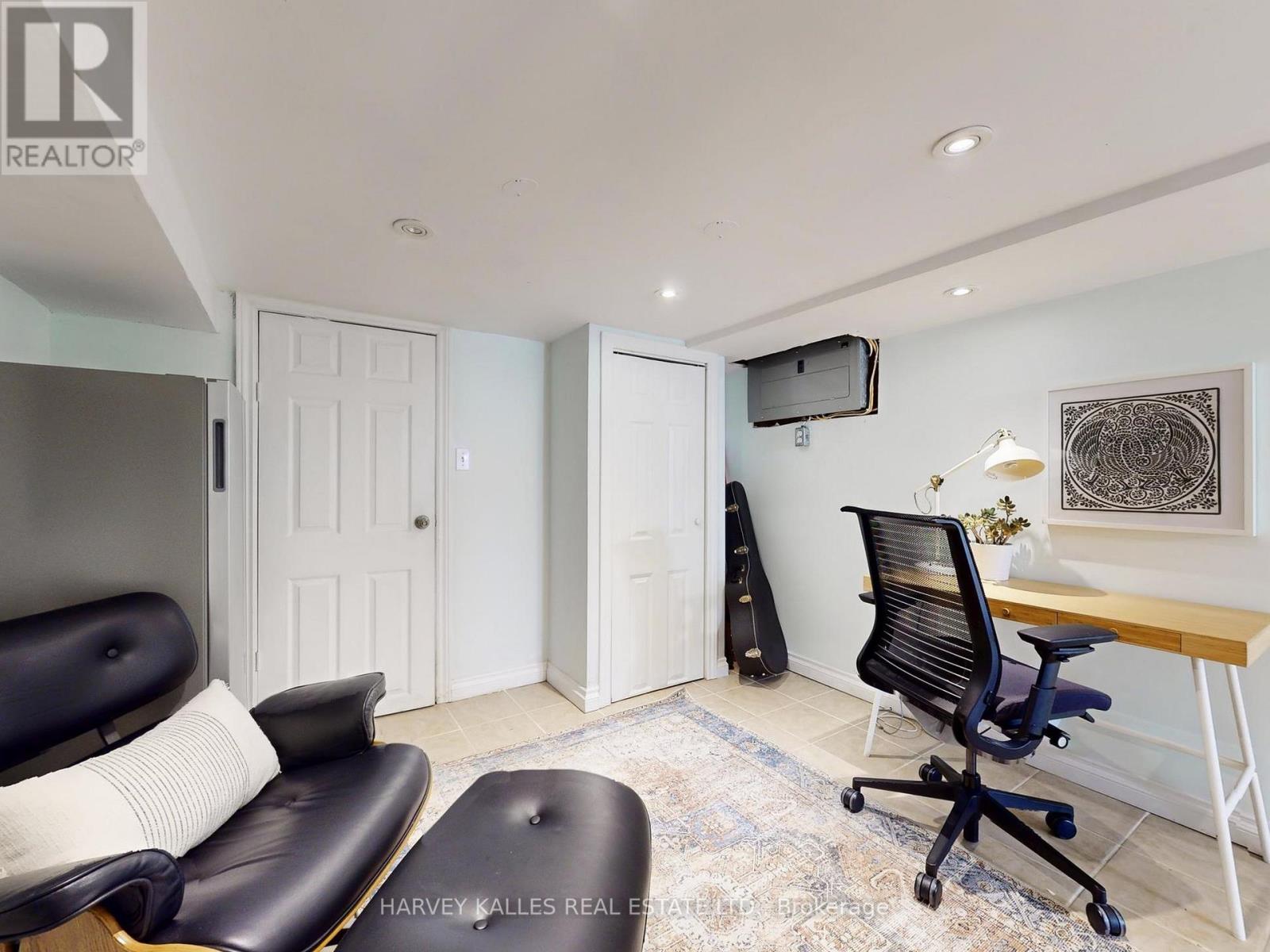 211 ROSEMOUNT AVENUE