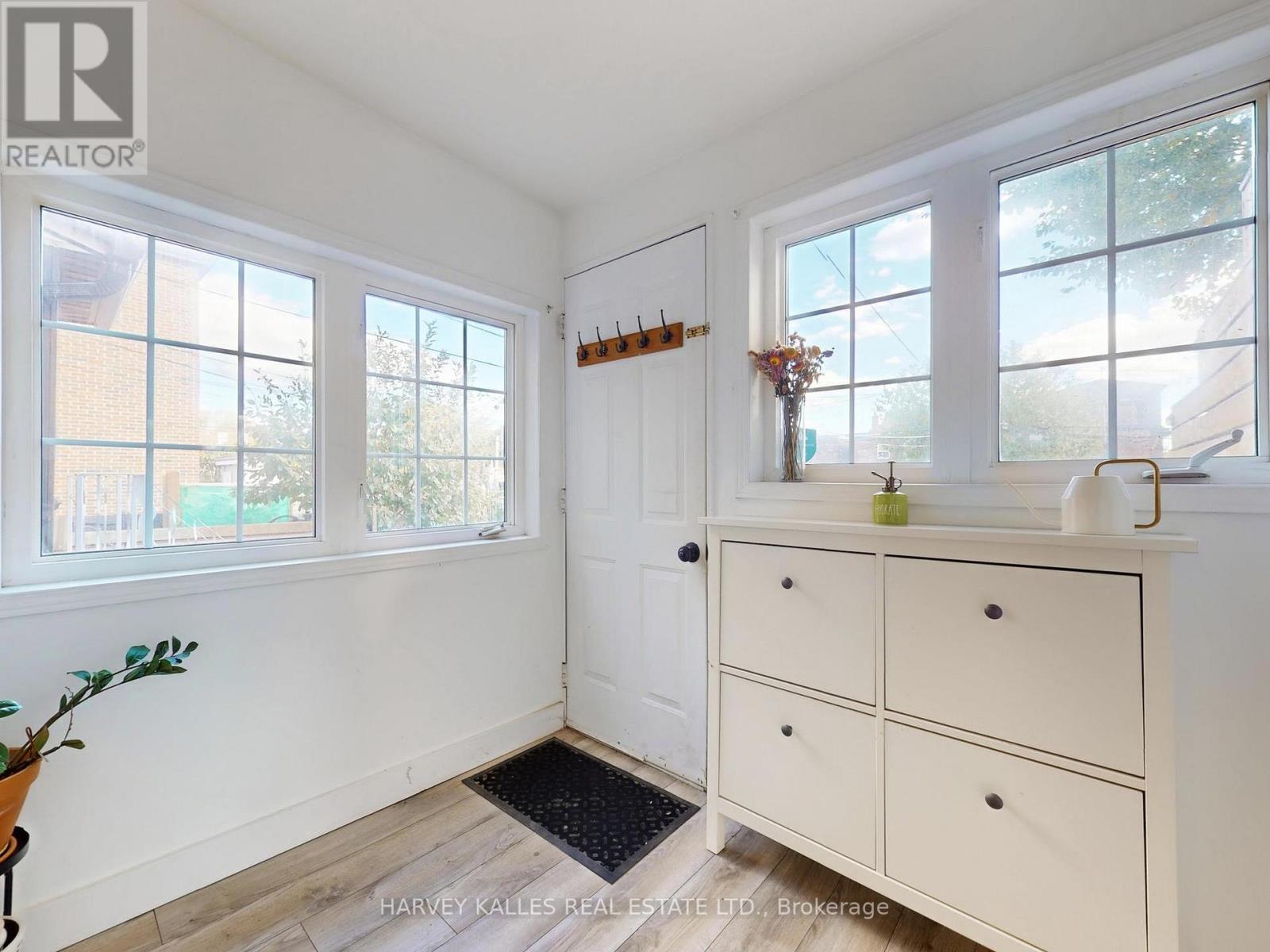 211 ROSEMOUNT AVENUE