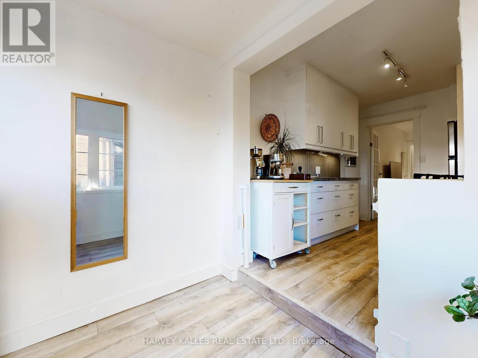 211 ROSEMOUNT AVENUE