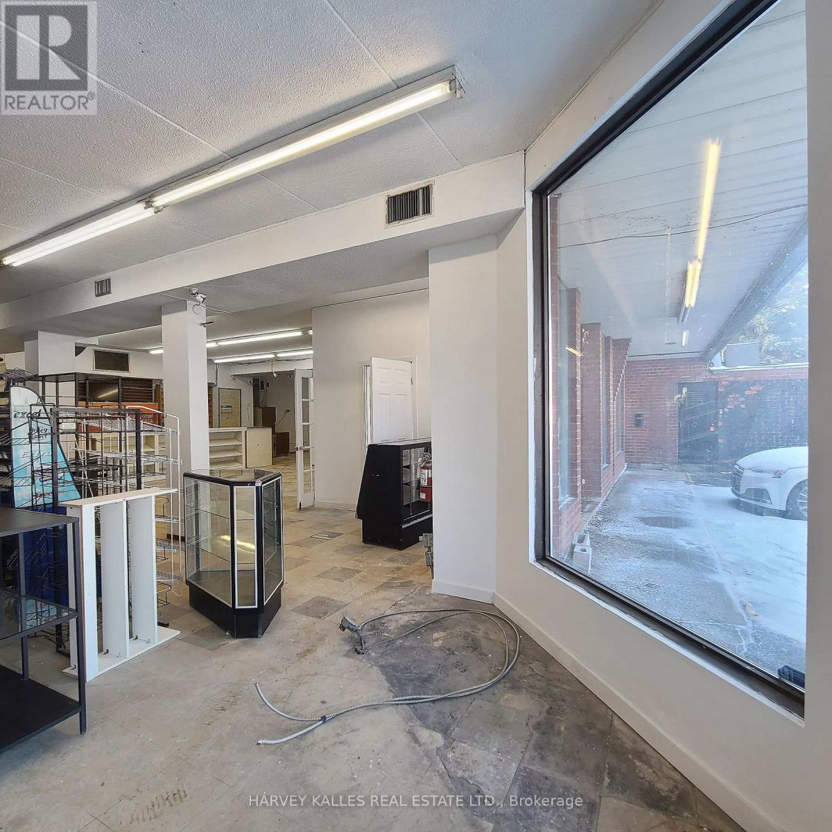 3829 LAKE SHORE BOULEVARD W