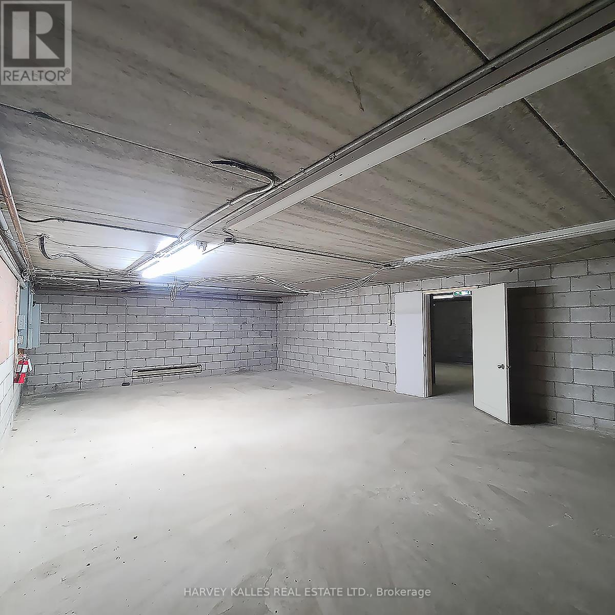 3829 LAKE SHORE BOULEVARD W