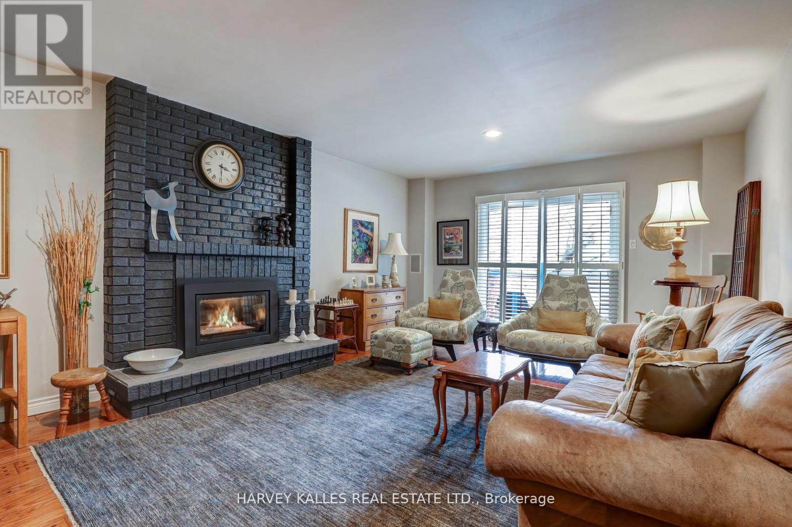 TH16 - 18 LA ROSE AVENUE