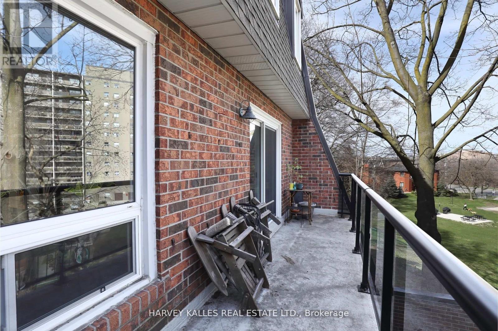 TH16 - 18 LA ROSE AVENUE