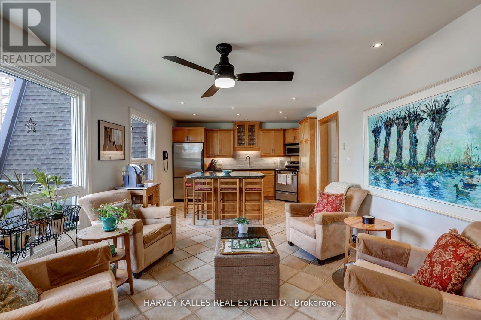 TH16 - 18 LA ROSE AVENUE