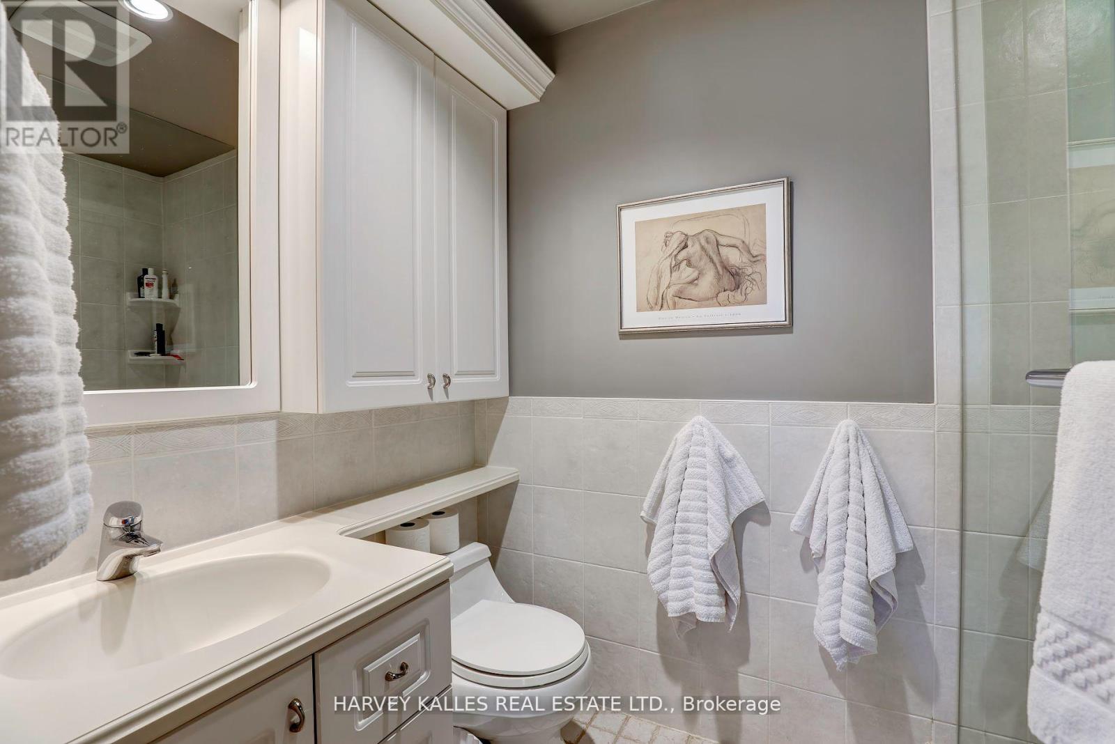 TH16 - 18 LA ROSE AVENUE