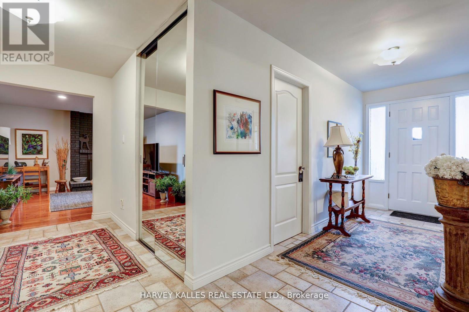 TH16 - 18 LA ROSE AVENUE