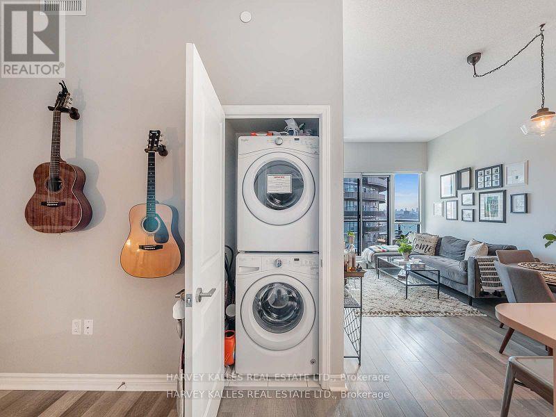 1710 - 39 ANNIE CRAIG DRIVE