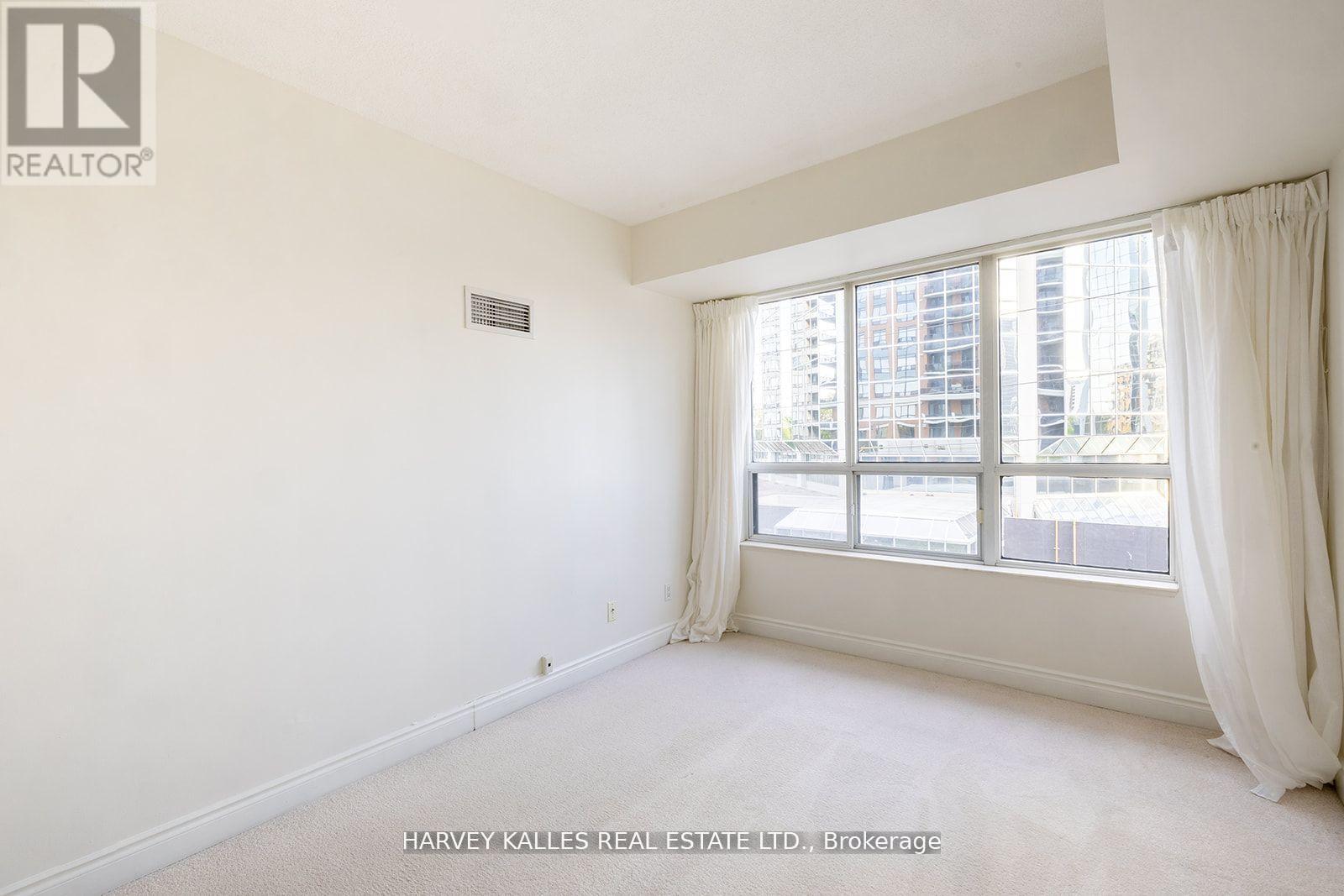 412 - 2 ABERFOYLE CRESCENT