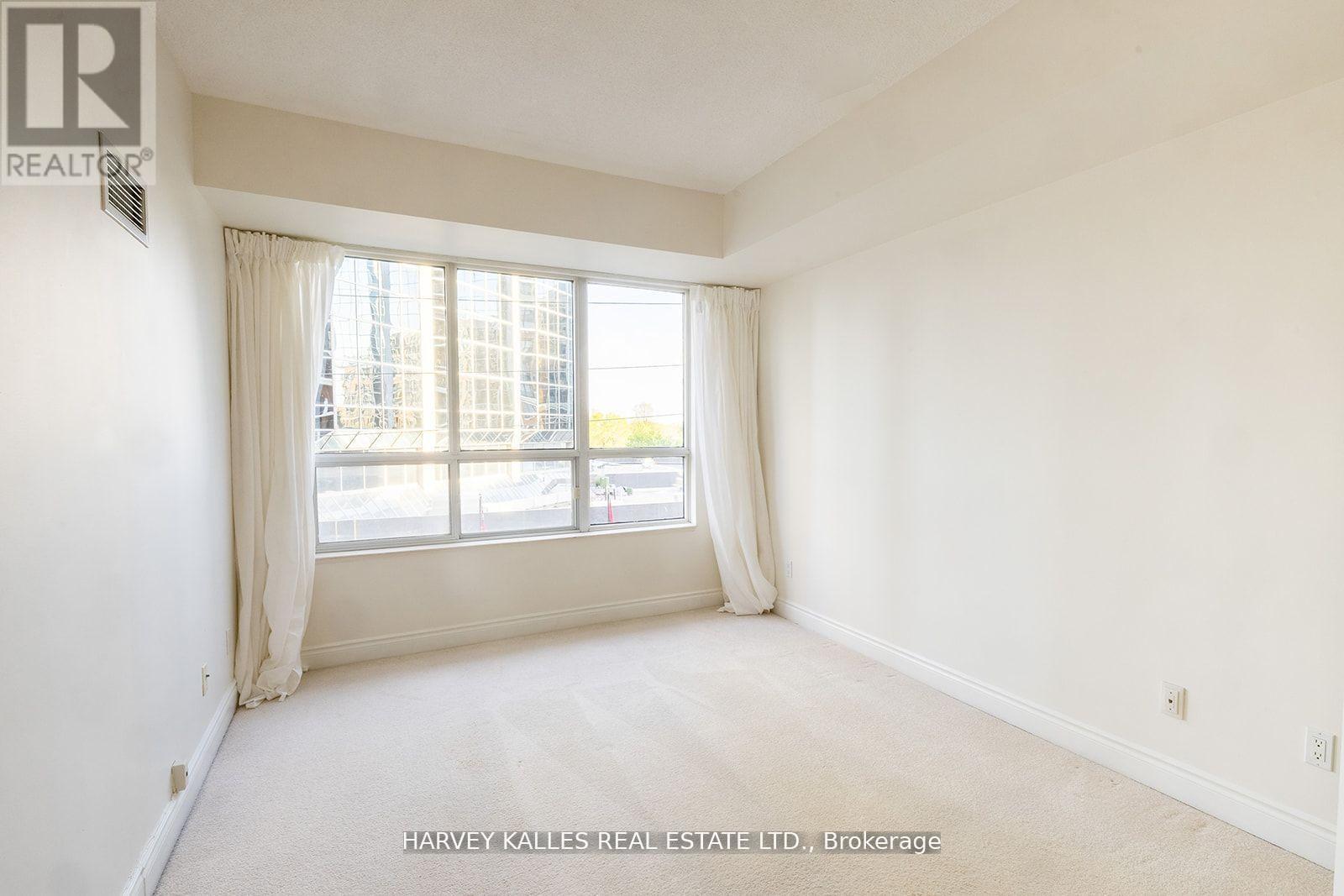 412 - 2 ABERFOYLE CRESCENT