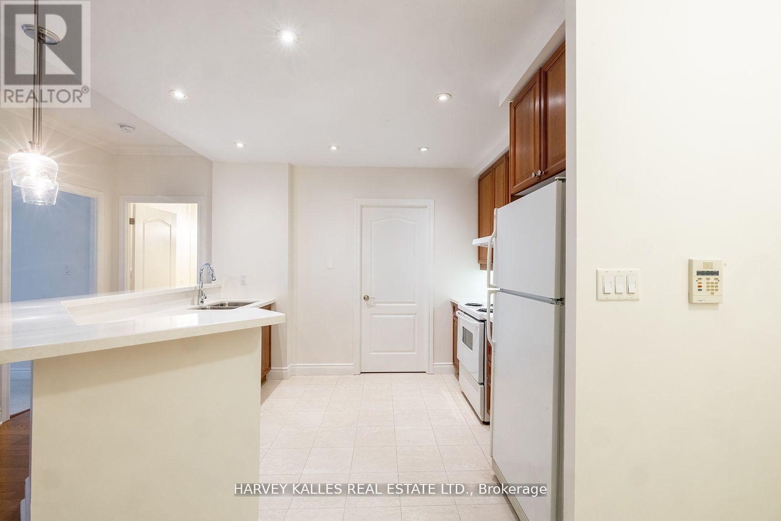 412 - 2 ABERFOYLE CRESCENT