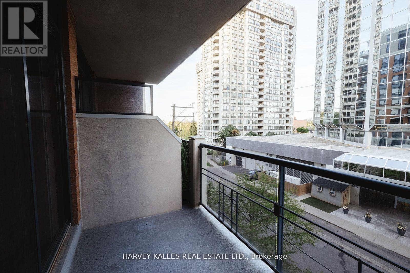 412 - 2 ABERFOYLE CRESCENT