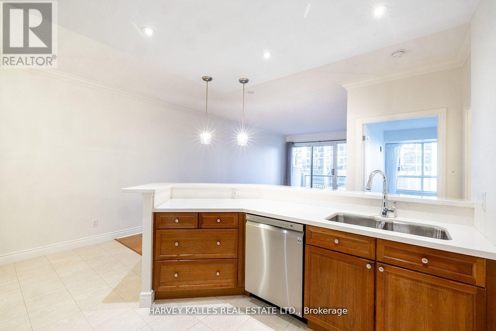 412 - 2 ABERFOYLE CRESCENT