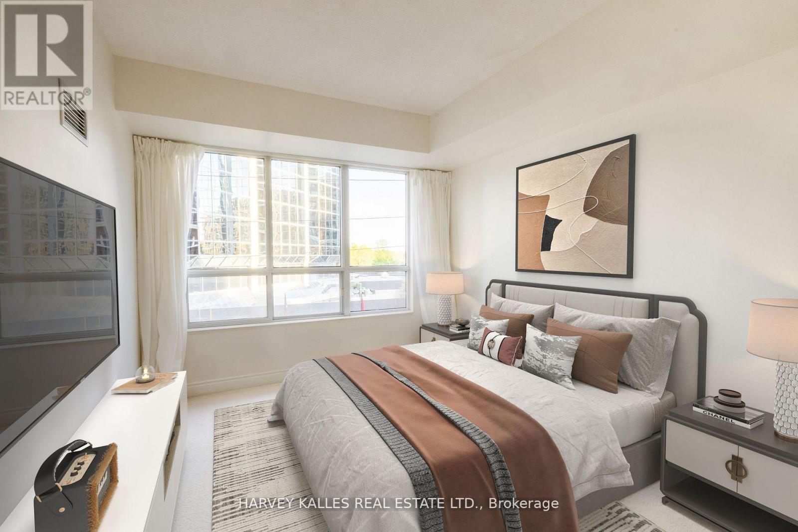 412 - 2 ABERFOYLE CRESCENT