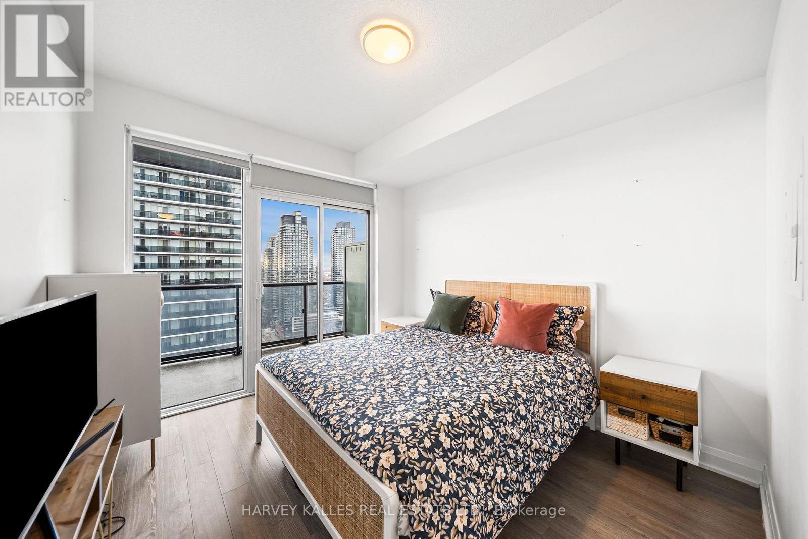 2703 - 56 ANNIE CRAIG DRIVE