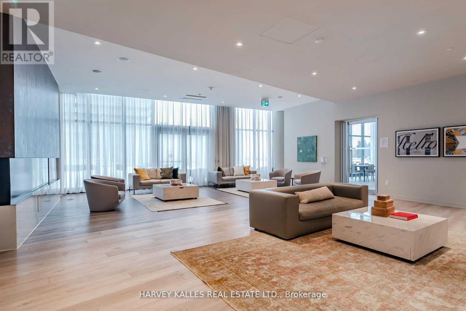 5211 - 3900 CONFEDERATION PARKWAY