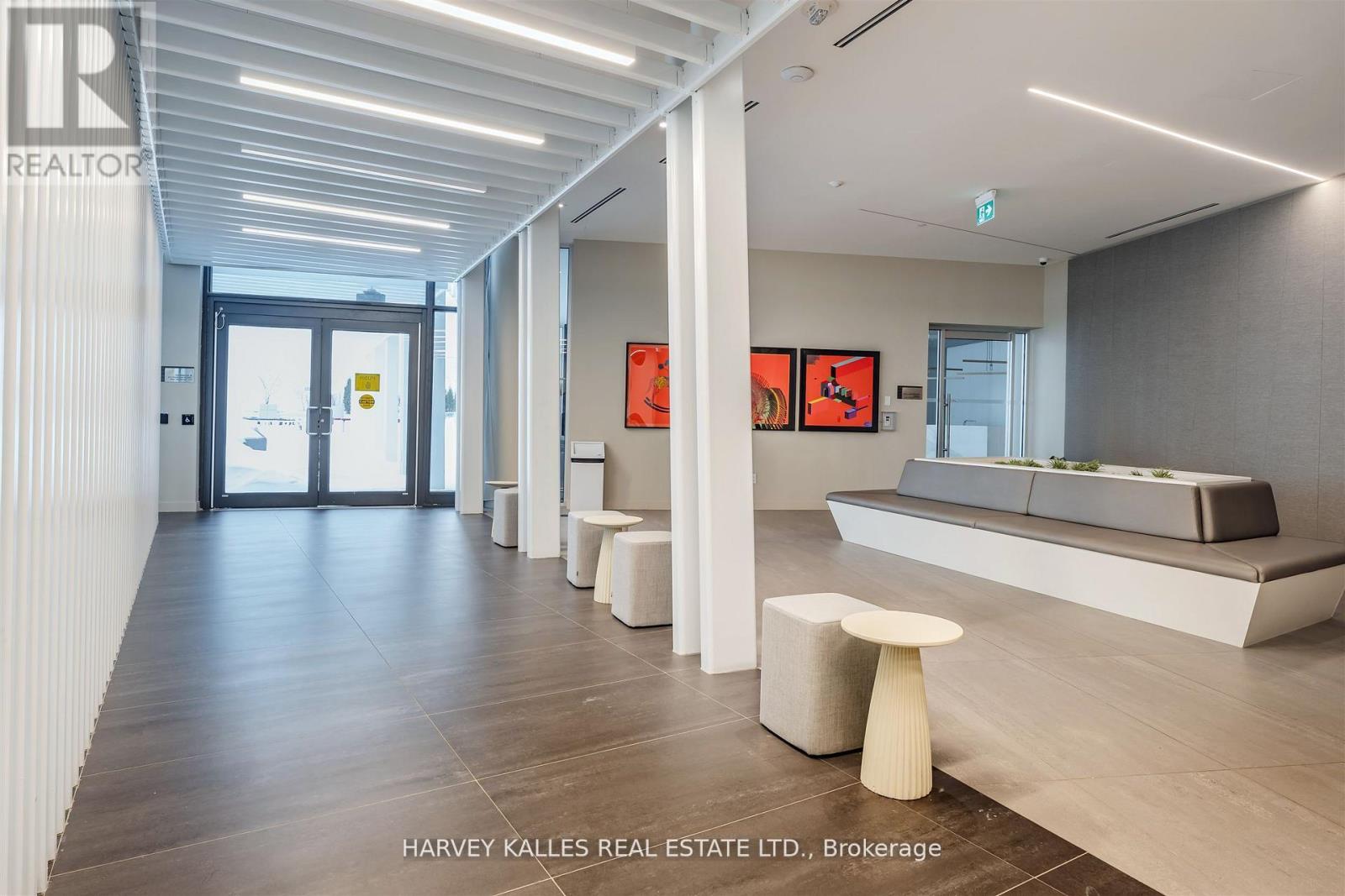 5211 - 3900 CONFEDERATION PARKWAY